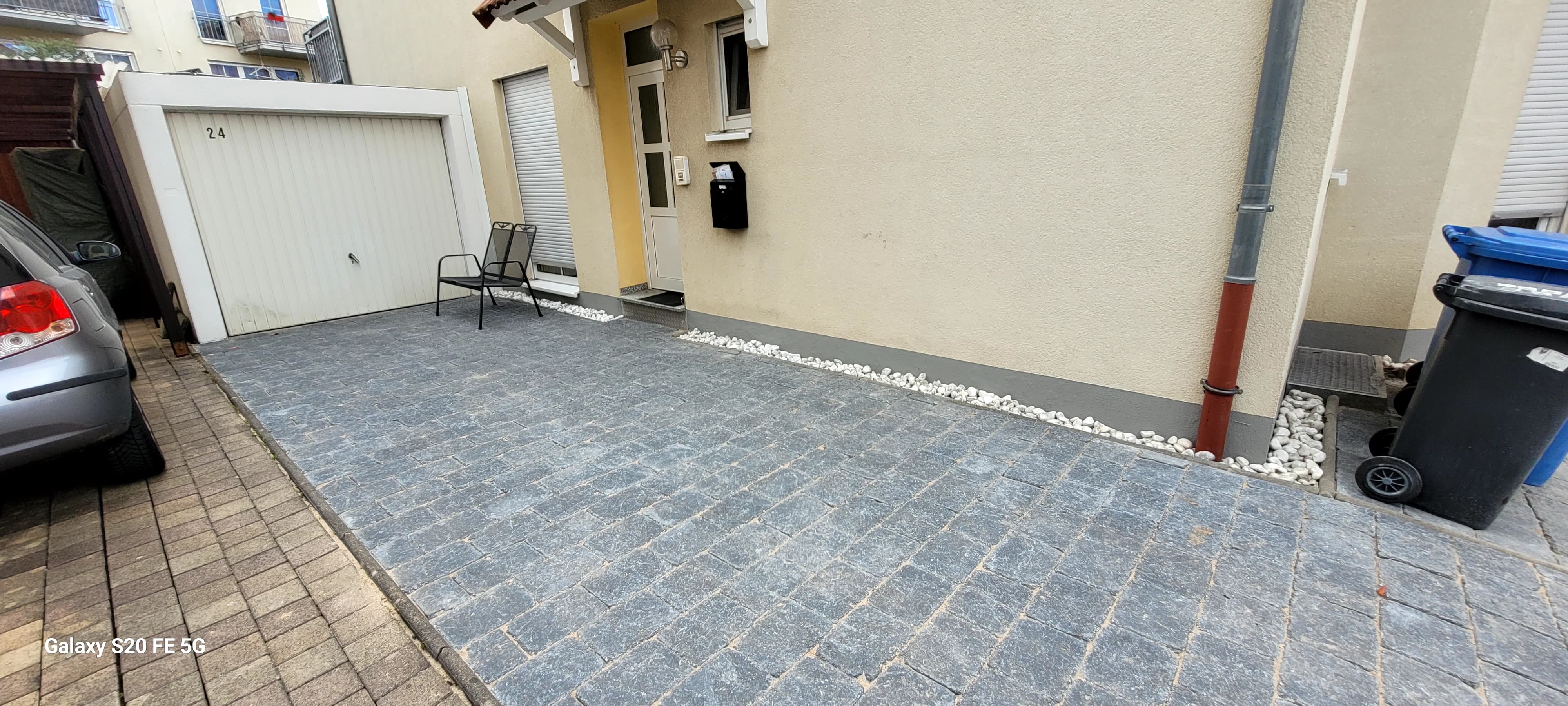 Pflaster nach der Reinigung – sauber und gepflegt